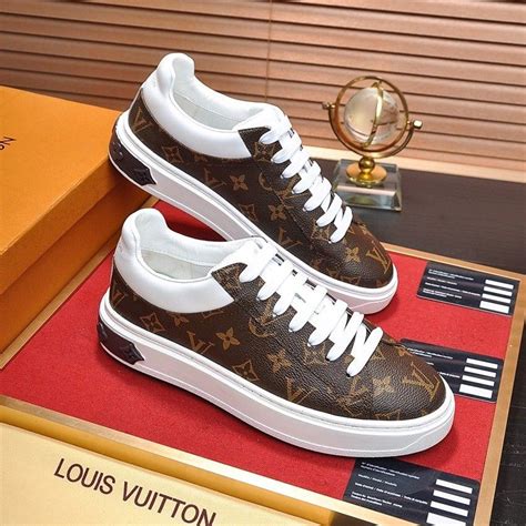 louis vuitton scarpe sneakers uomo|louis vuitton perfumes for men.